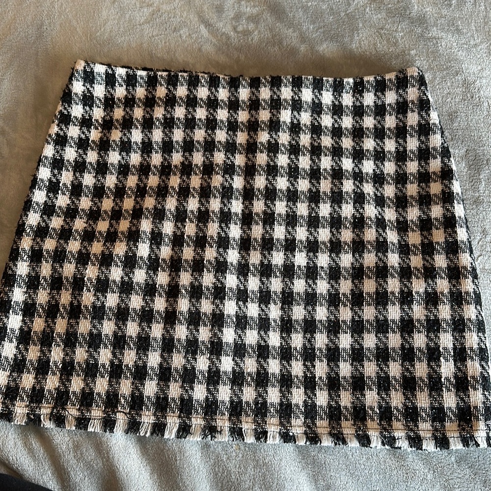 H&M women’s mini skirt